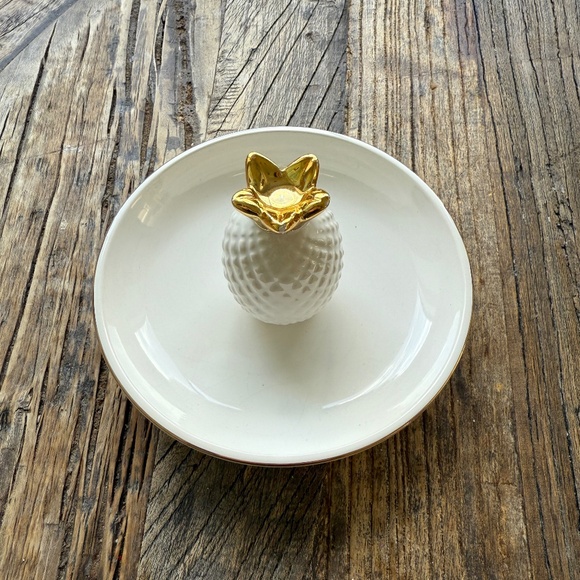 SoHa Living Ceramic White & Gold Pineapple Ring Dish - Picture 2 of 2